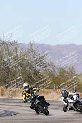 media/Dec-01-2025-Moto Forza (Mon) [[2daa91e15f]]/3-Beginner Group/Session 3 (Turn 3)/